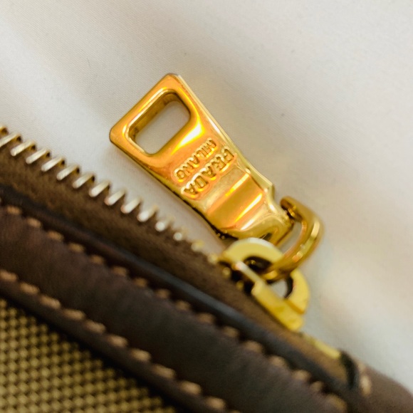 🚫SOLD🚫Prada Crossbody bag! - Picture 5 of 6